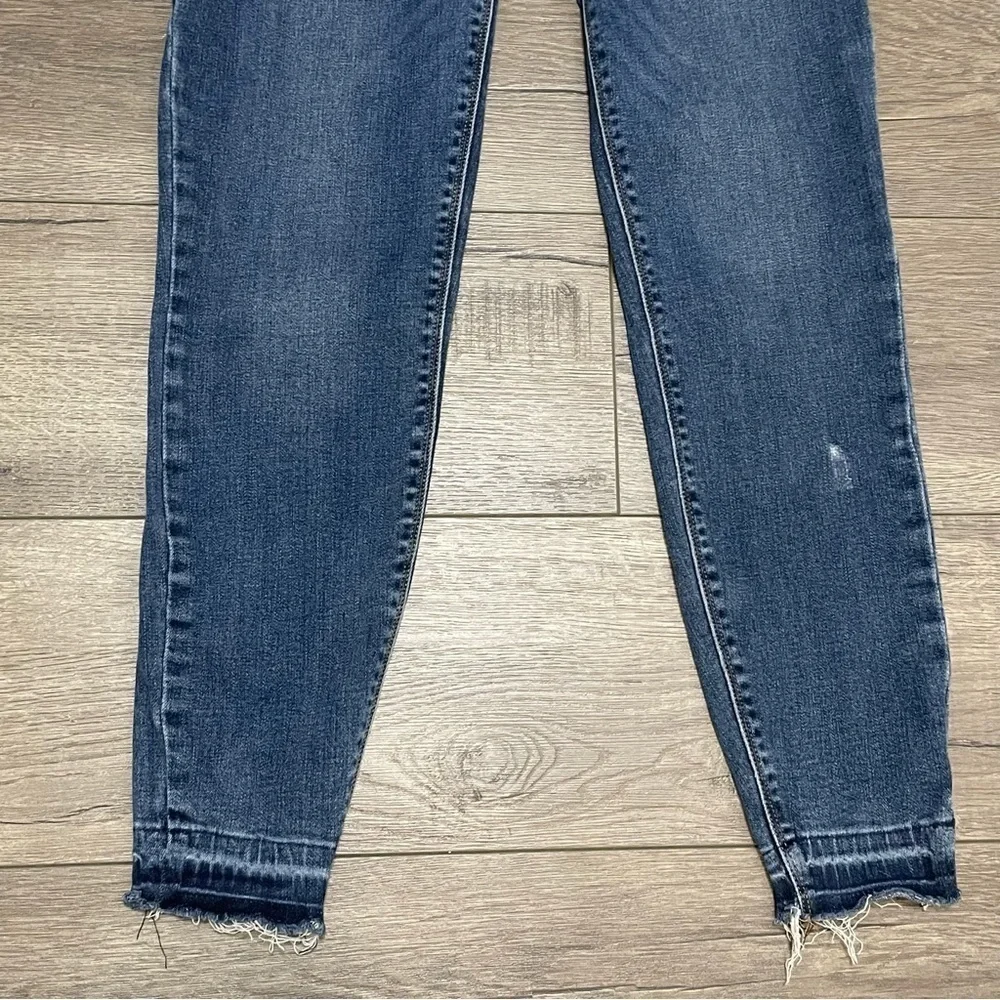 Spanx Distressed Ankle Skinny Jeans in Medium Wash High Rise Sz M Style 20203R. - Picture 4 of 10
